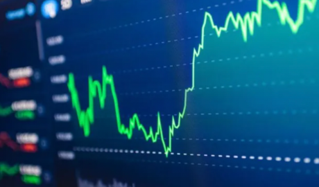 El S&P Merval en dólares supera los 2.000 puntos y los bonos suben hasta 1%