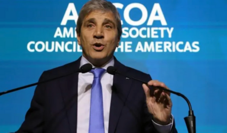 Luis Caputo les dio un seguro de cambio a importadores y exportadores: les dolariza la devolución de impuestos